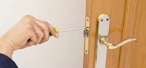 Affordable Locksmith Services Denver, CO 303-876-9974 - trunk-unlock-01